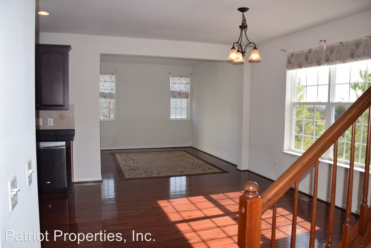 22694 Flowing Spring Square - Photo 3 of 12