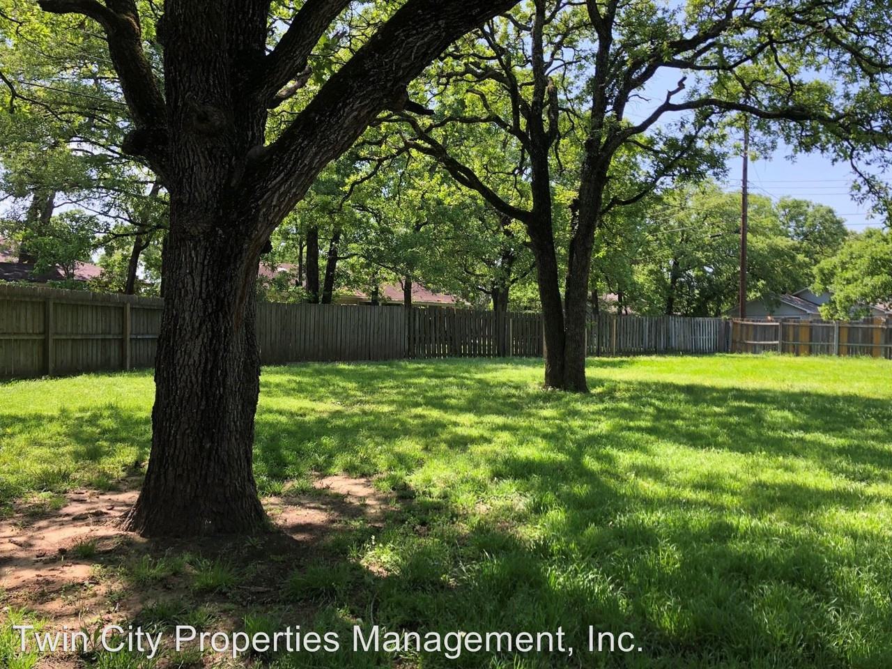 3205 Chapel Ct - Photo 3 of 17