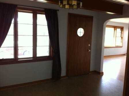 10 FLEMING AVENUE - Photo 3 of 7