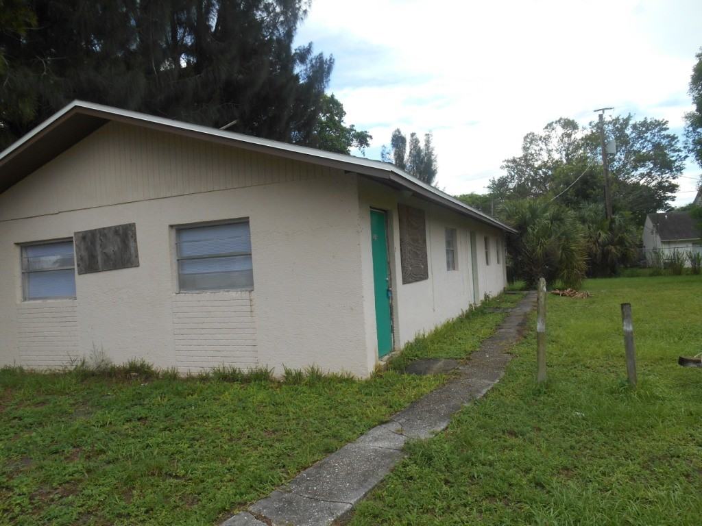 3910 LORA STREET - Photo 3 of 6