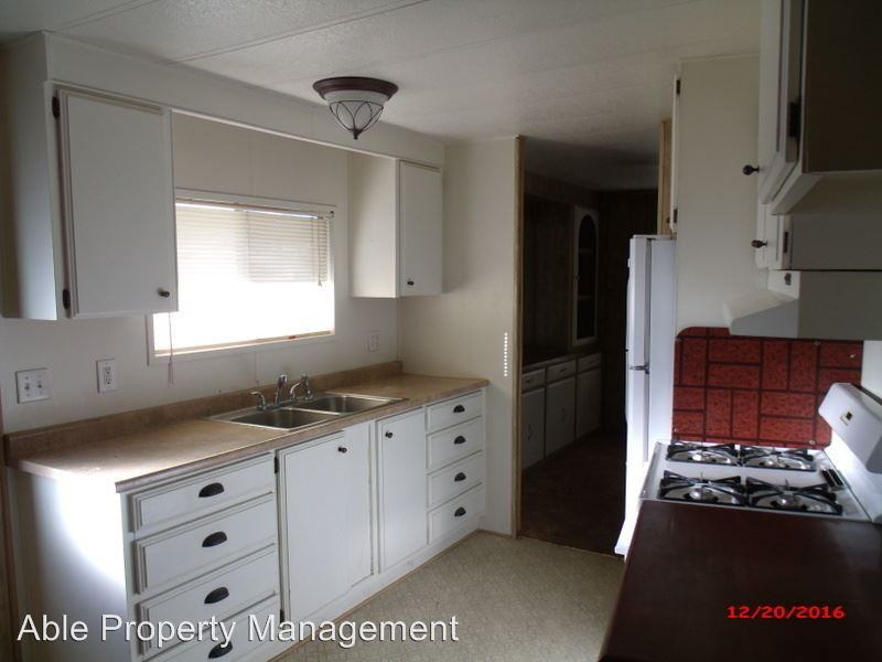 2212 Commercial Ave - Photo 2 of 8