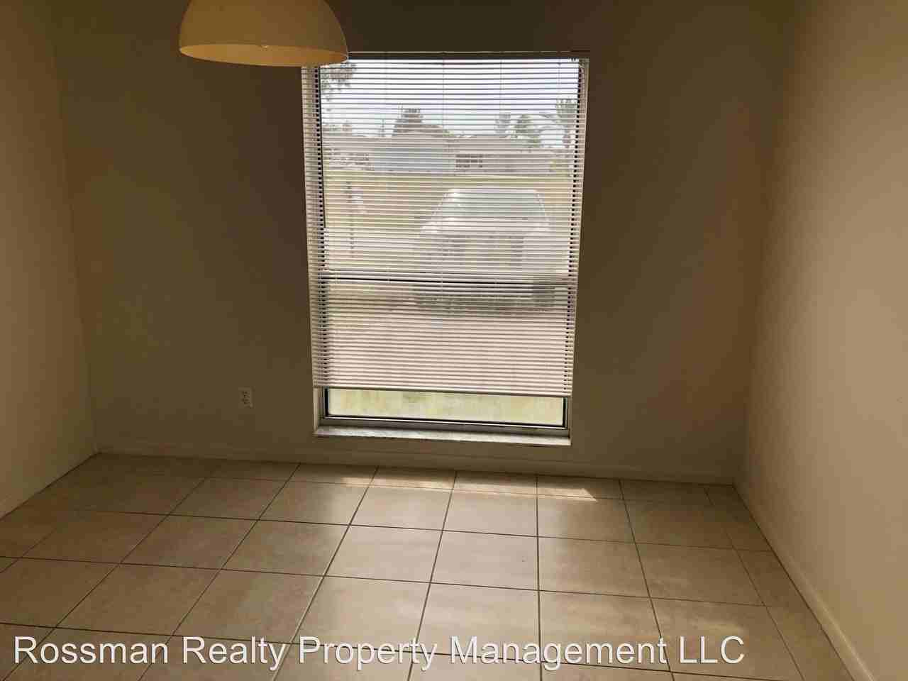 1733 NE 7th Place - Photo 3 of 13