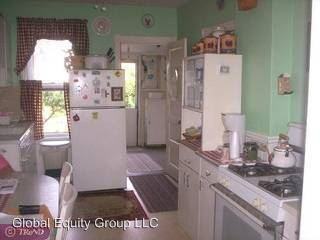 318 William St - Photo 2 of 5