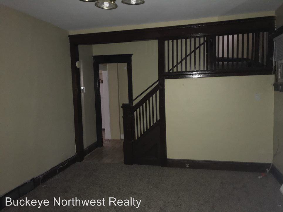 238 Kevin Pl - Photo 3 of 8