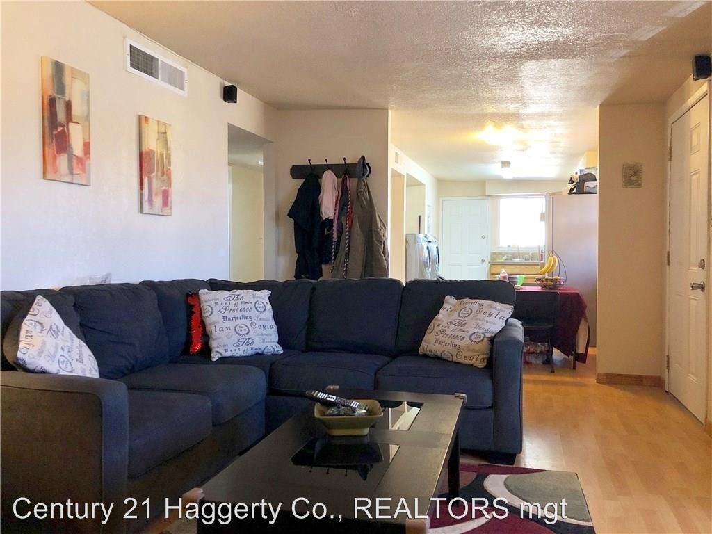 237 Henderson Pl - Photo 2 of 13