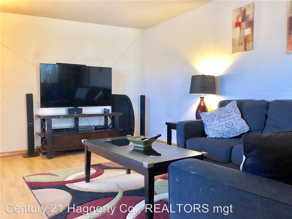 237 Henderson Pl - Photo 3 of 13