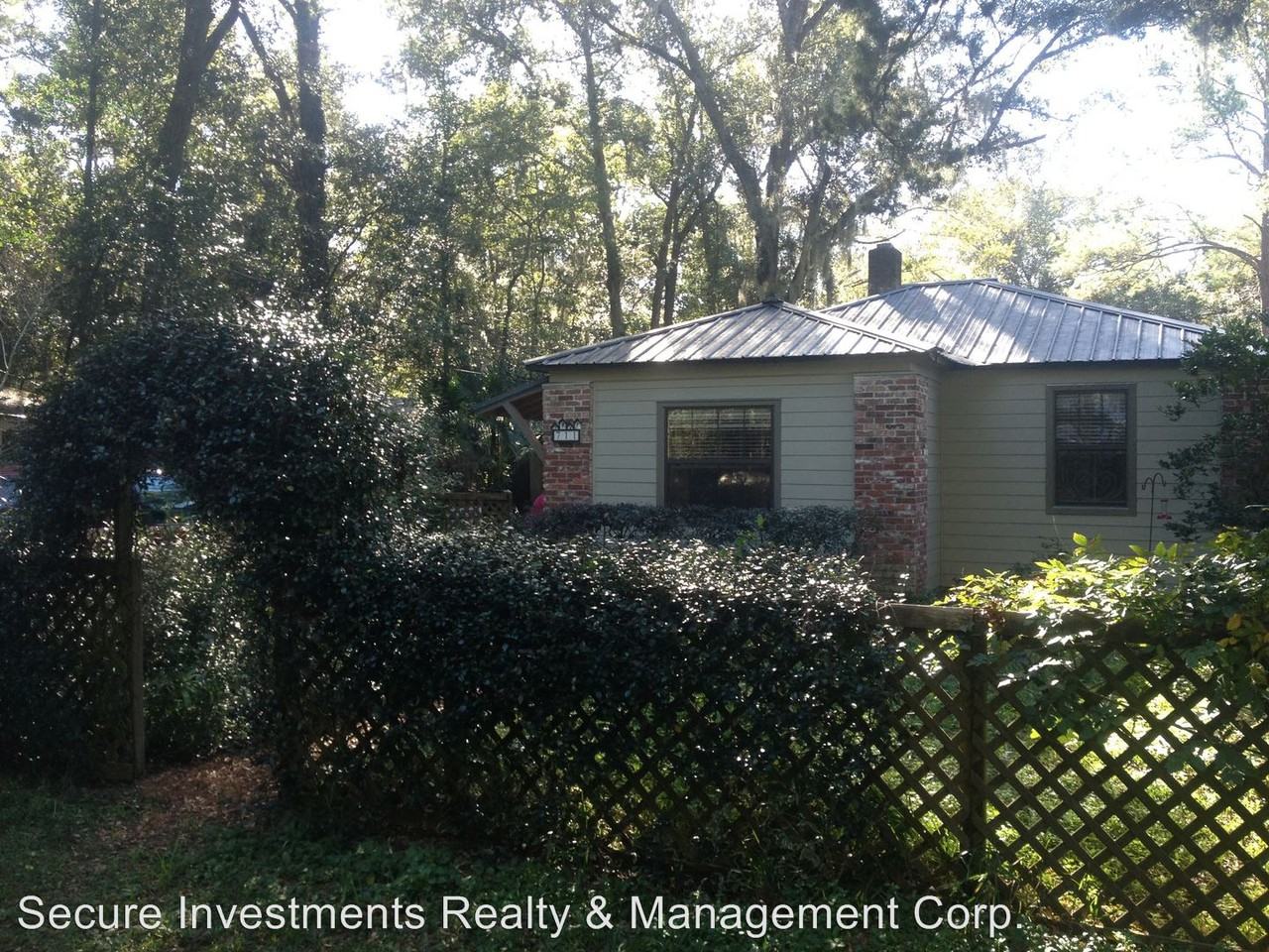 711 NW 34th Pl - Photo 2 of 11
