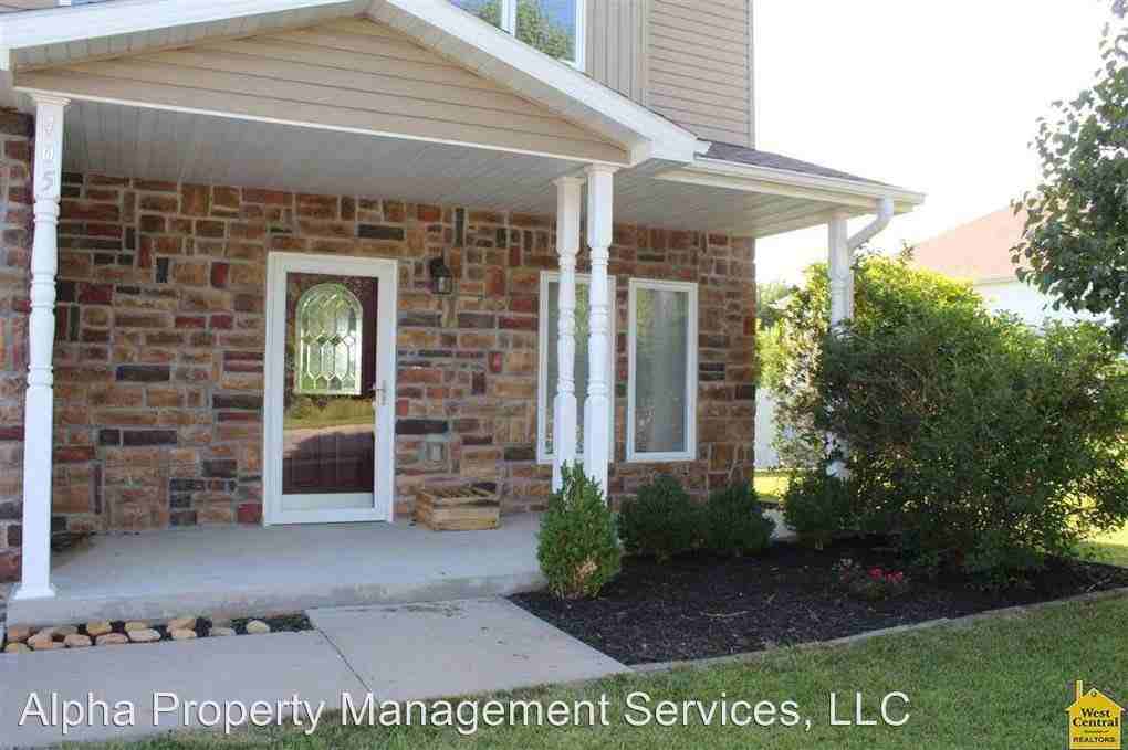 405 Angus Ln - Photo 2 of 31