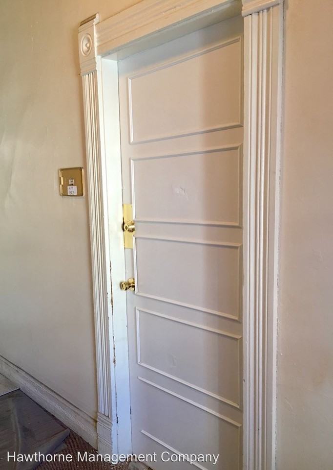 910 East Walnut Street - Photo 2 of 15