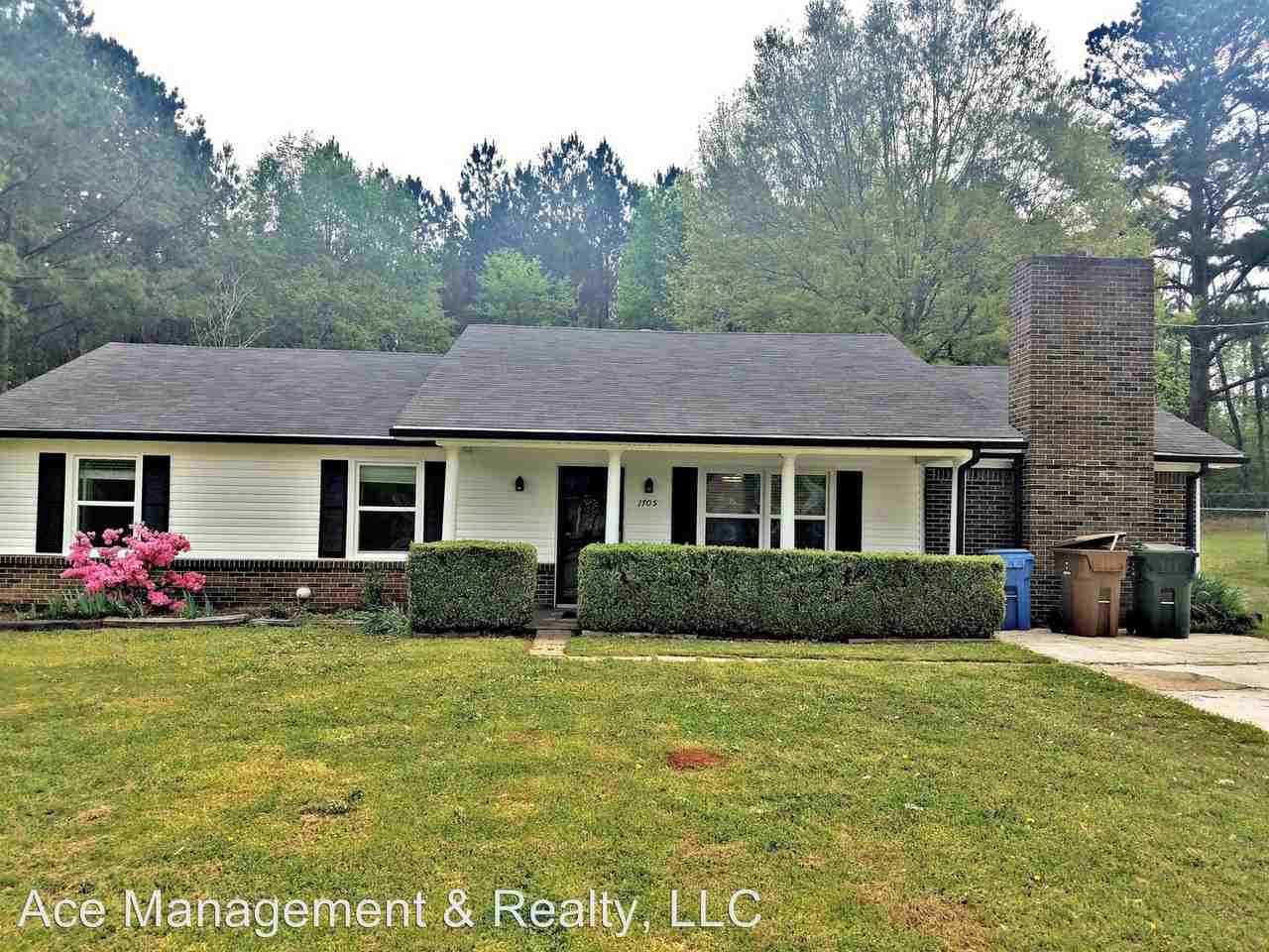 1705 Linwood St SW, Hartselle, AL 35640 3 Bedroom House for Rent for