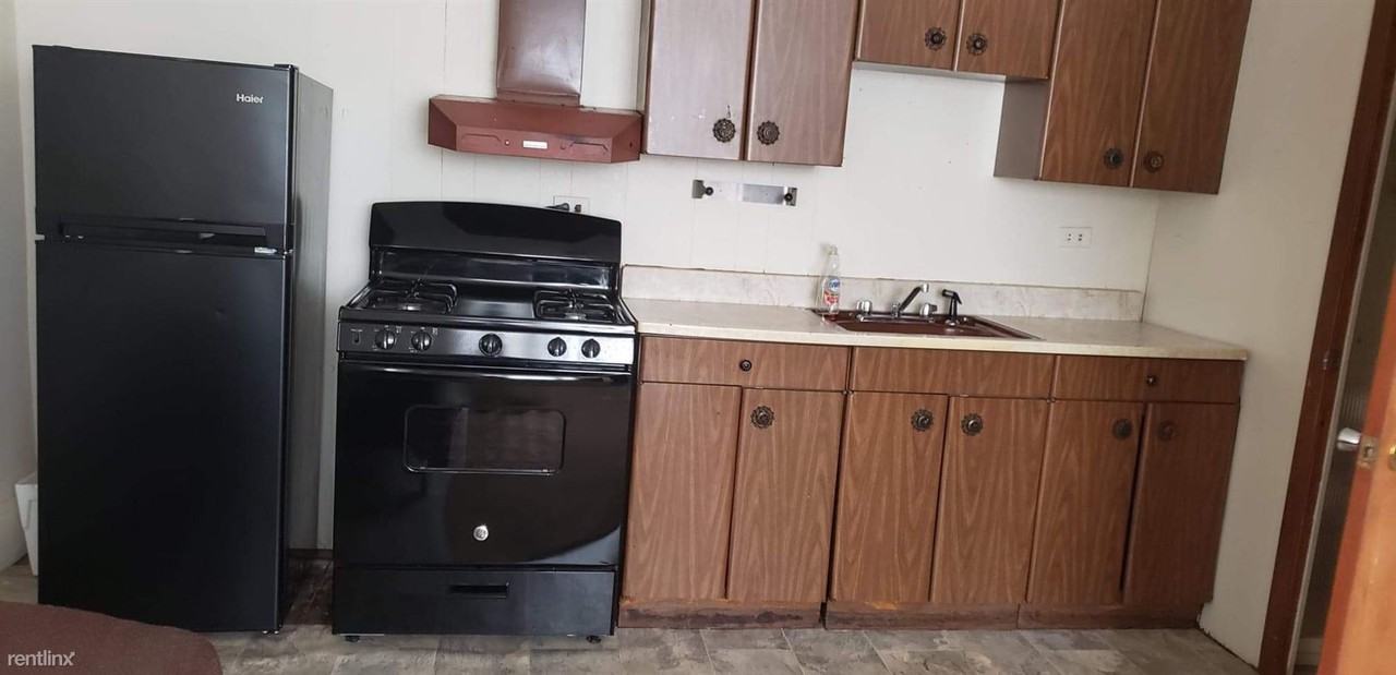 201 S Main St - Photo 3 of 9