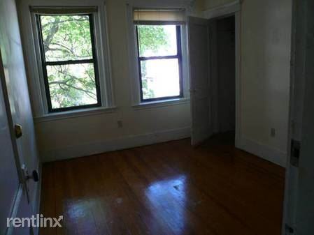 110 Central St - Photo 3 of 6