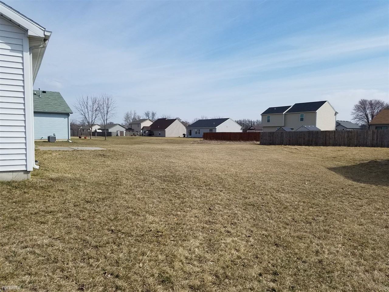 1002 Swan St - Photo 3 of 20