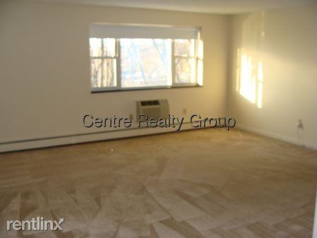 125 Lexington St - Photo 2 of 3