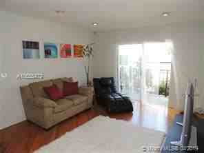 1821 Jefferson Ave - Photo 3 of 9