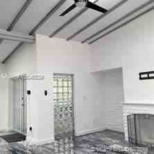 910 NE 81st St Frnt - Photo 2 of 10