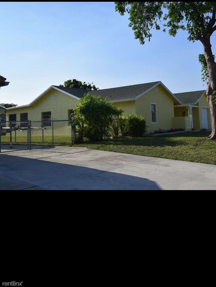 2005 Vista Pkwy #100 - Photo 2 of 13