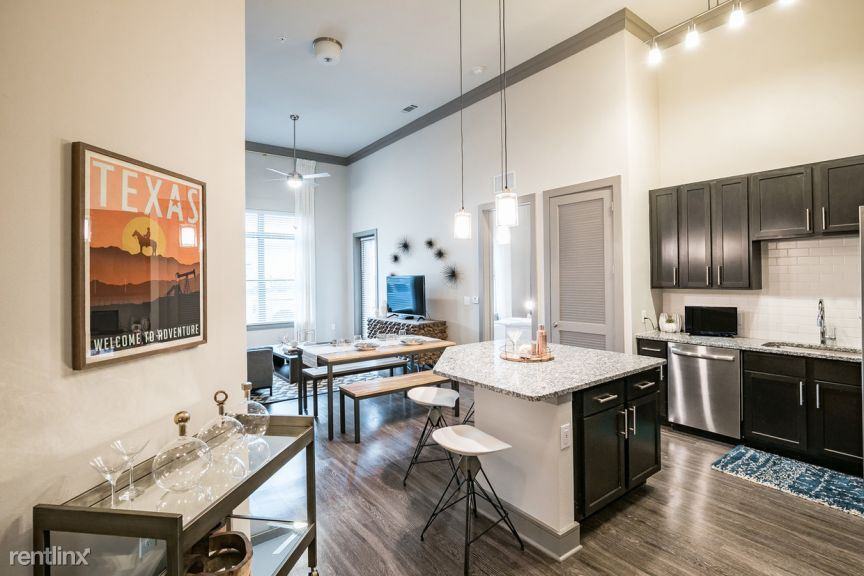 3100 Ohio Dr - Photo 2 of 11