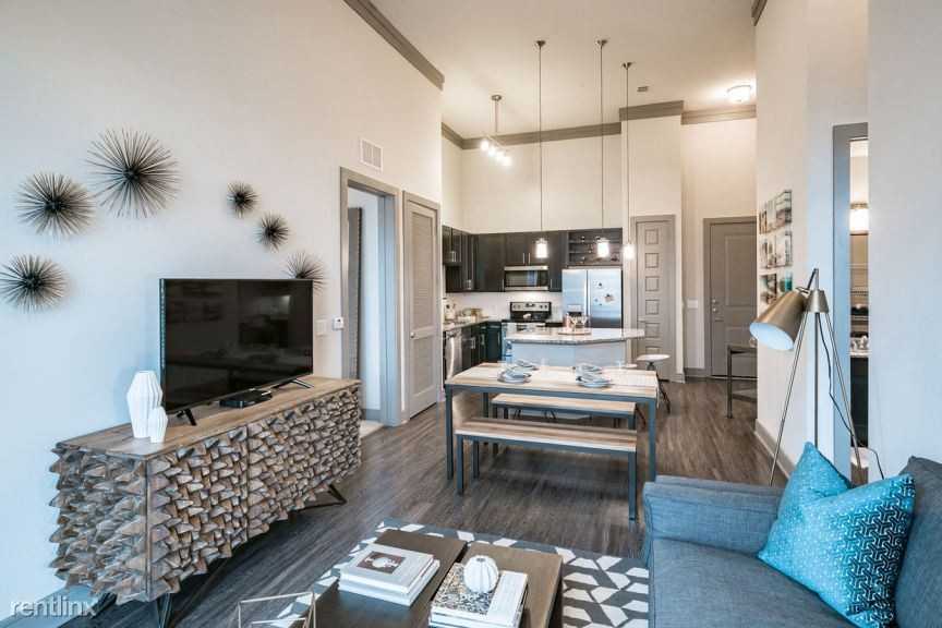 3100 Ohio Dr - Photo 3 of 11