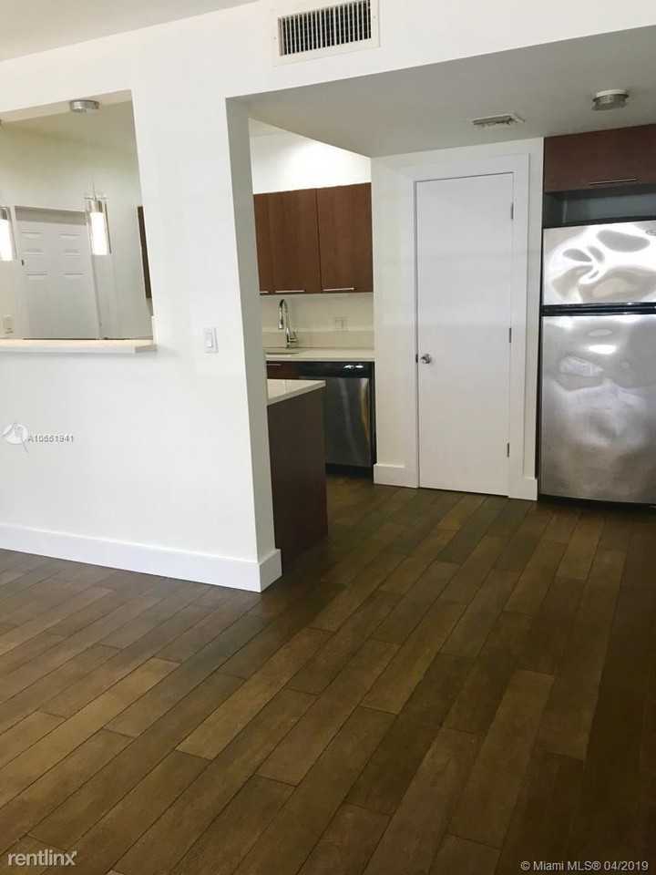 1001Bay Dr - Photo 2 of 13