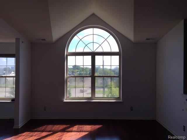 1366 Devon Ln - Photo 3 of 14