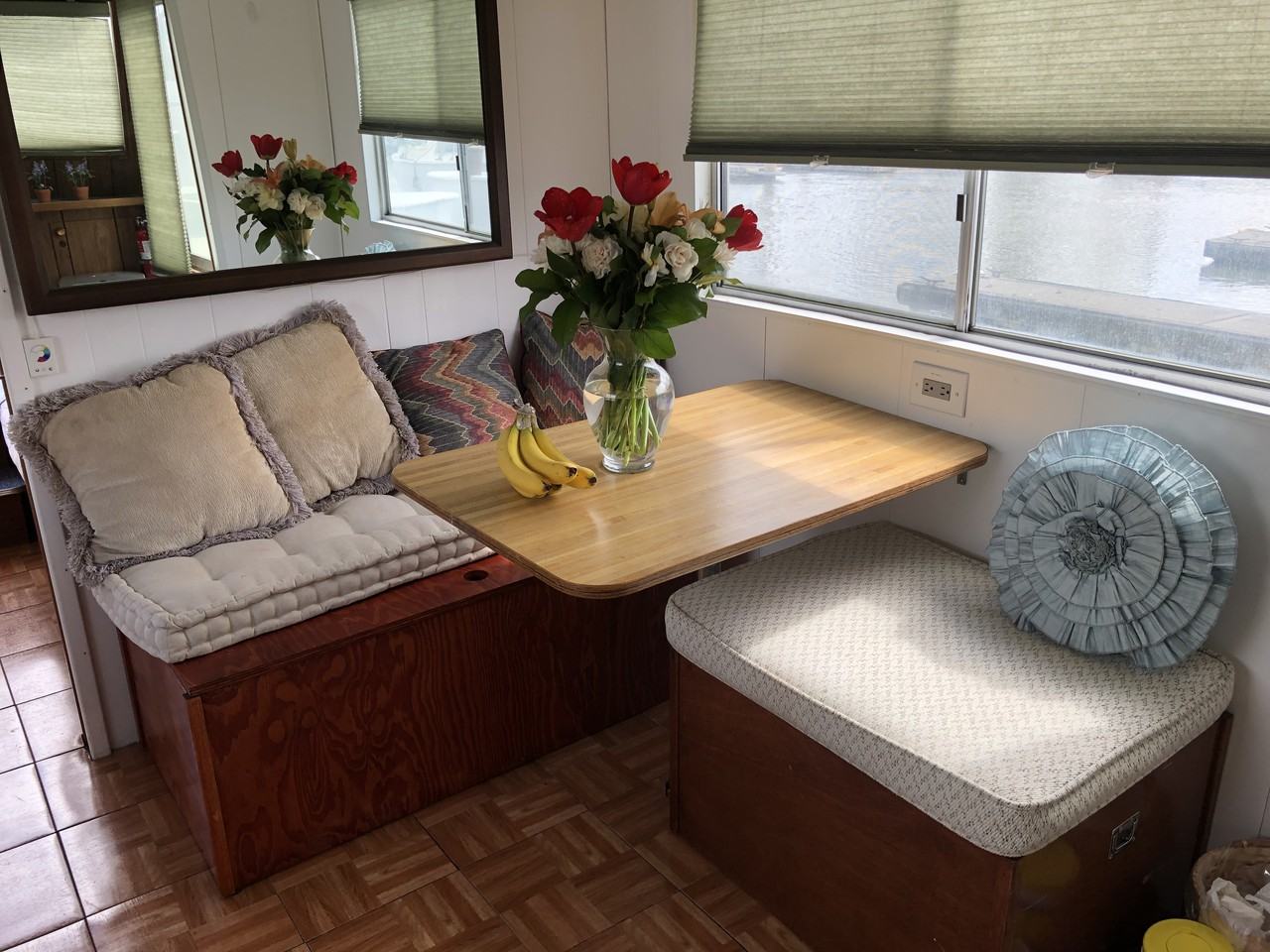 865 Northeast Tomahawk Island Drive