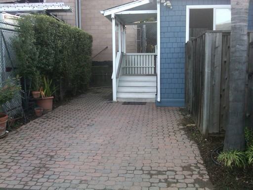 517 E Cota St - Photo 2 of 5