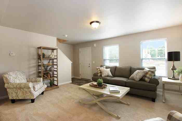 1002 Pinewood Drive - Photo 3 of 26