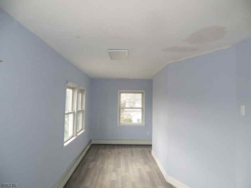 52 Clinton Ave #2 - Photo 3 of 21