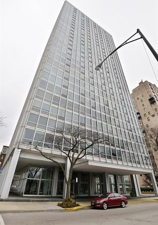 2400 N Lakeview Ave #812