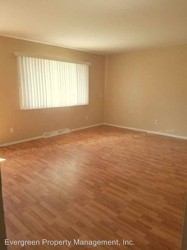 605 N Bryan Ave - Photo 3 of 10