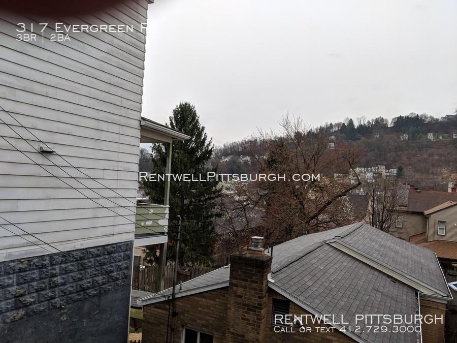 317 Evergreen Rd - Photo 2 of 3