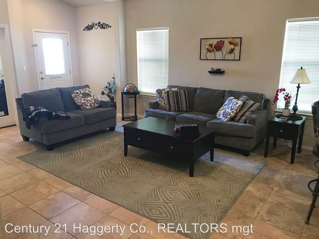 7653 Red Cedar Dr - Photo 3 of 30