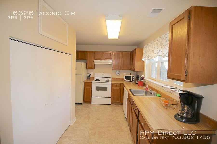 16326 Taconic Cir - Photo 3 of 16
