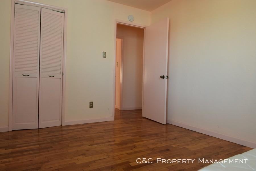 485 Trinity Ave - Photo 3 of 8