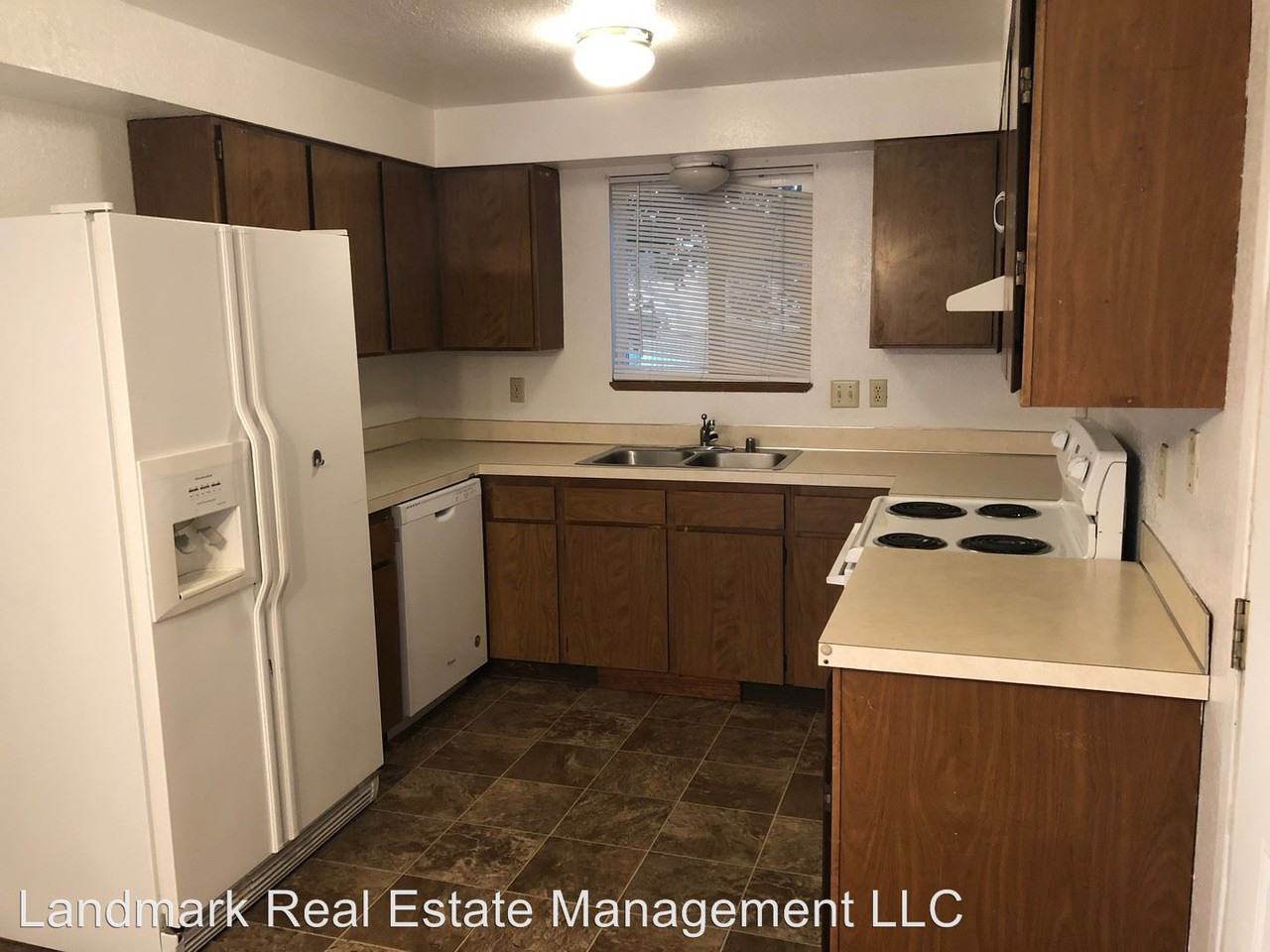 2500 Queen St - Photo 3 of 10