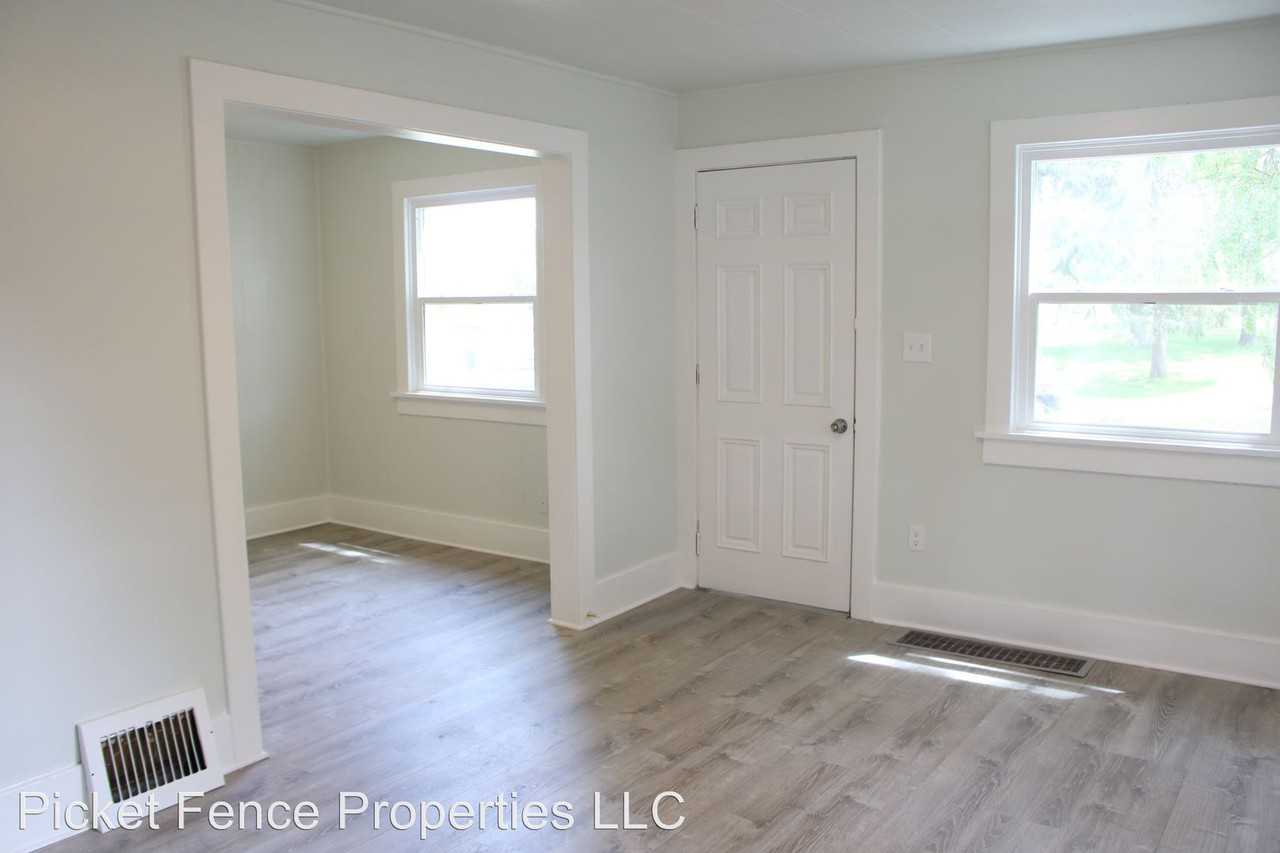 North First Street Triplex - Photo 2 of 17