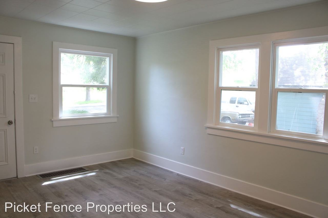 North First Street Triplex - Photo 3 of 17