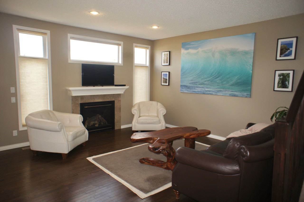 174 Wellington Pl - Photo 2 of 20