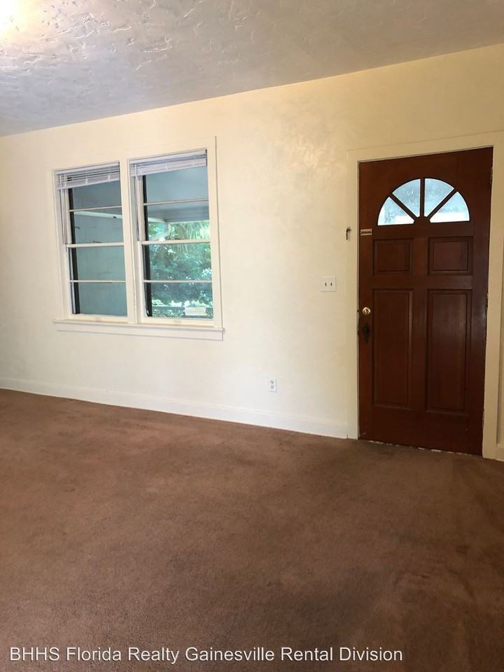 1123 NW 15 Ave - Photo 3 of 16