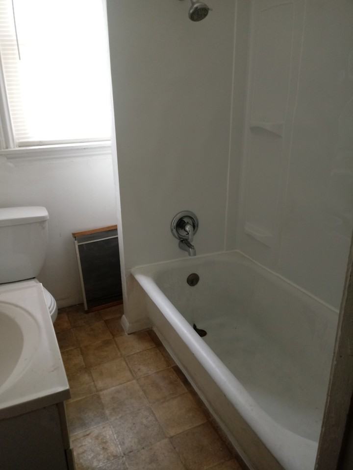 103 N Broom St - Photo 2 of 13