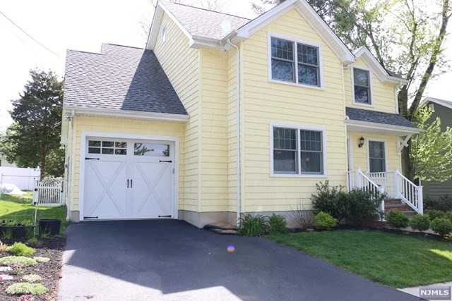 16 Lindy Pl - Photo 2 of 22