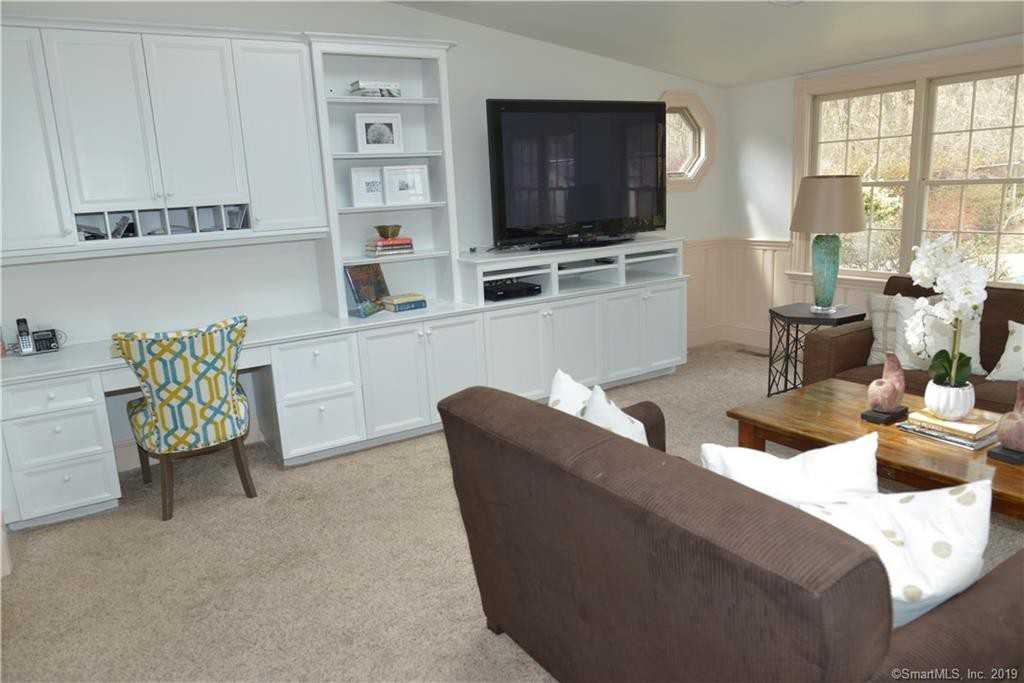 9 Bonnie Brook Rd - Photo 2 of 22