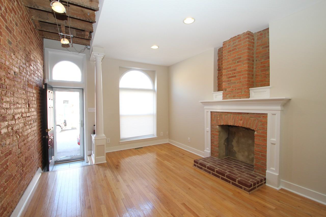 123 West Clement Street - Photo 3 of 25
