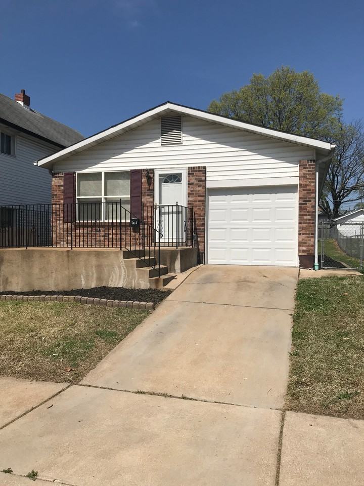 7423 South Grand Avenue - Photo 2 of 30