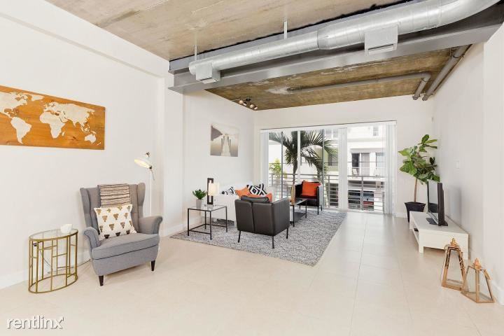 110 SE 2nd St - Photo 3 of 15