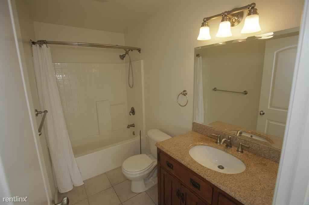526 Houston Dr - Photo 2 of 16