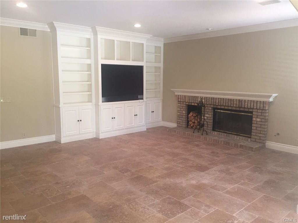 18 Riviera - Photo 3 of 8