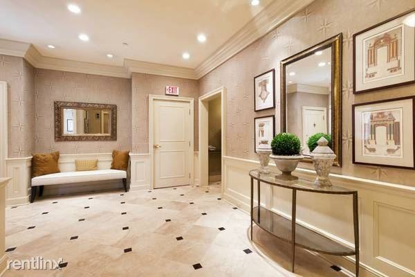 OVER SIZED STUDIO IN LUXURY ELEVATOR BUILDING-GREENWICH - Photo 2 of 9