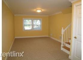 Outstanding 3 br, 2.5 ba House - W/D In Unit - 1 Car Garage/Port Chester - Photo 3 of 3